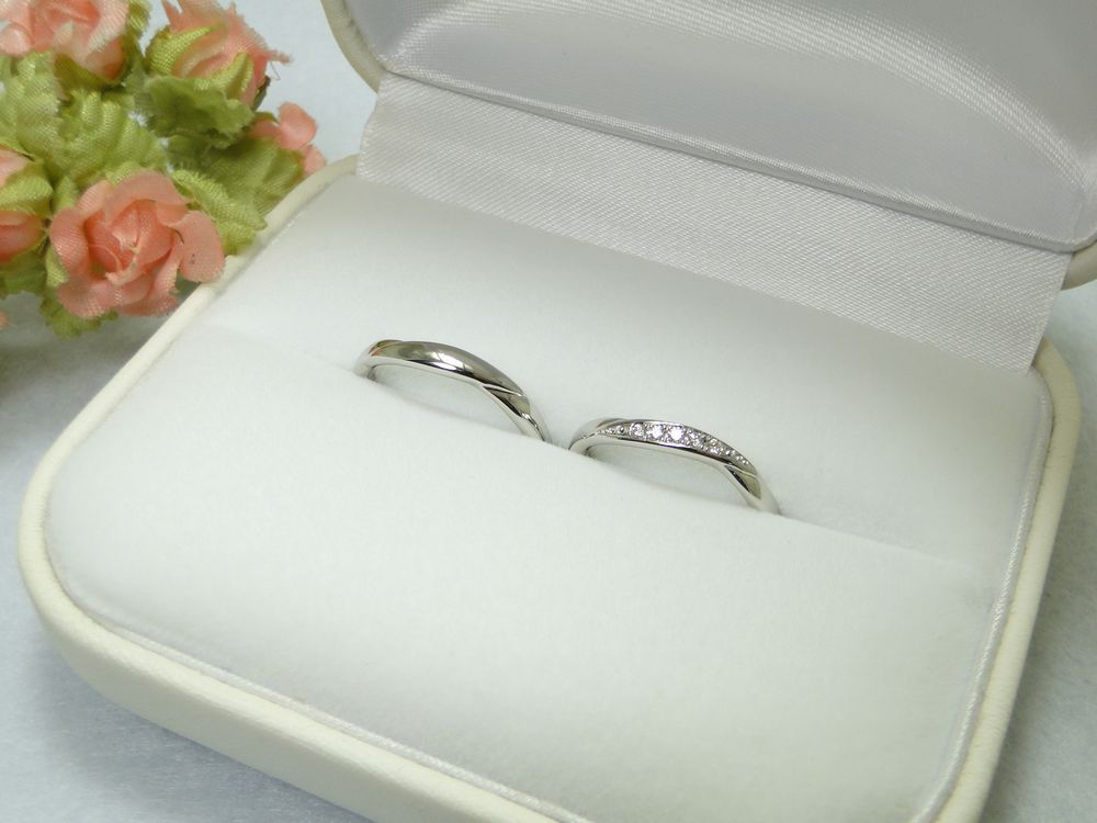 ケースに入った手作り結婚指輪